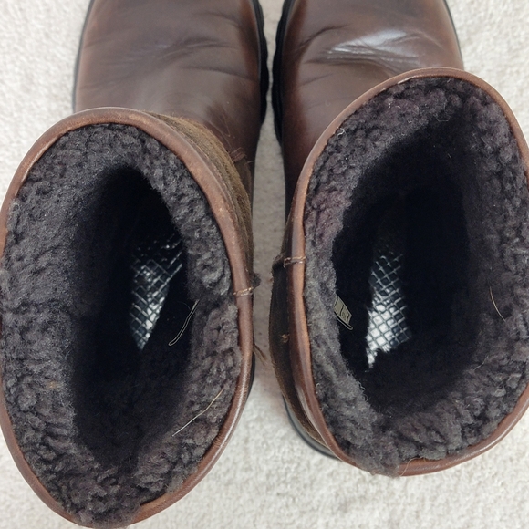 Ugg Women's Brooks Brown Leather Shearling Mid Calf Waterproof Winter Boots Sz 9 - Picture 9 of 16